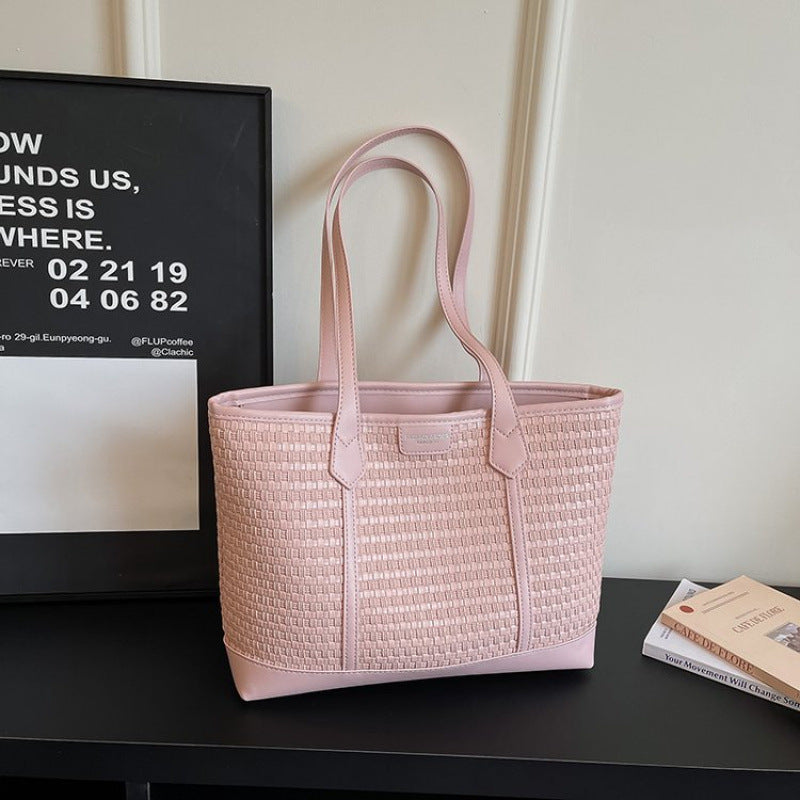 Fashionable tote bag with textured design Stornfield