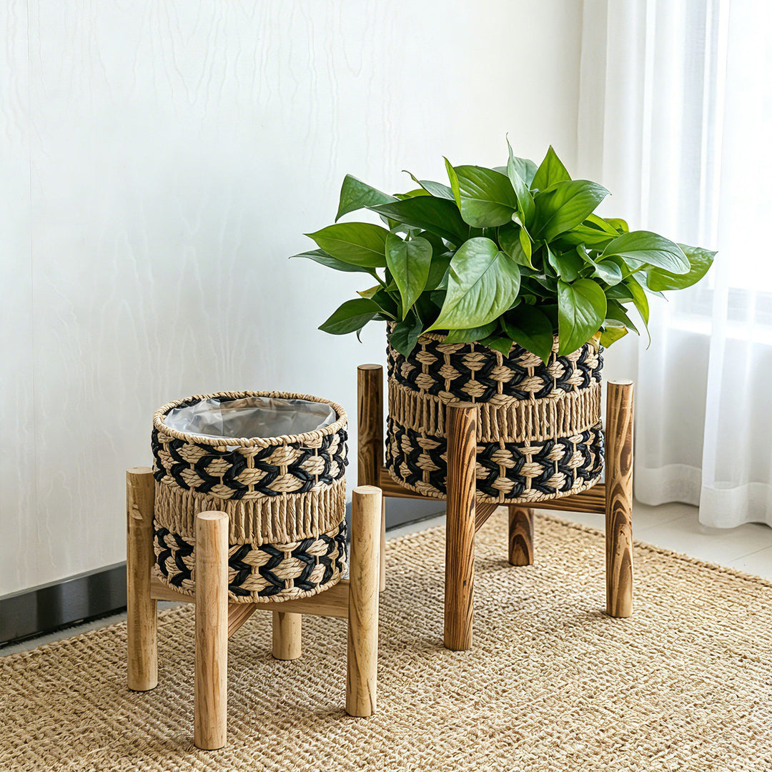 High-quality plant pot with stand Stornfield
