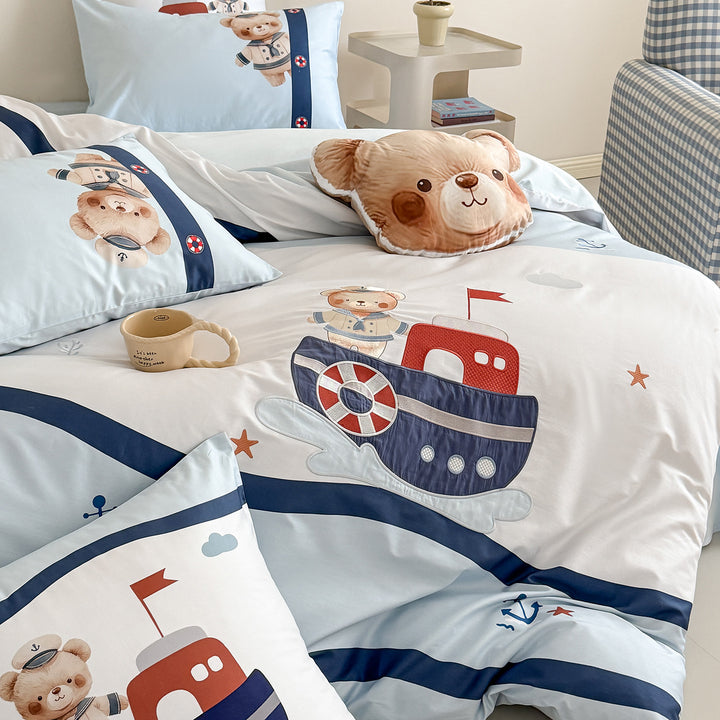 Kids bedding set with nautical bear print and soft cotton blend