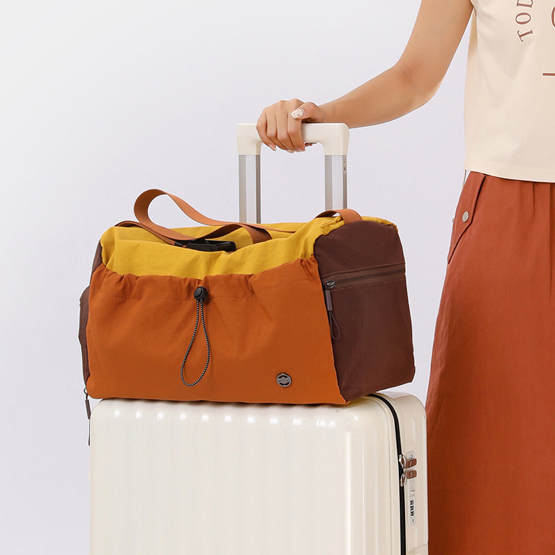 Practical Sports Bag With Expandable Storage Stornfield