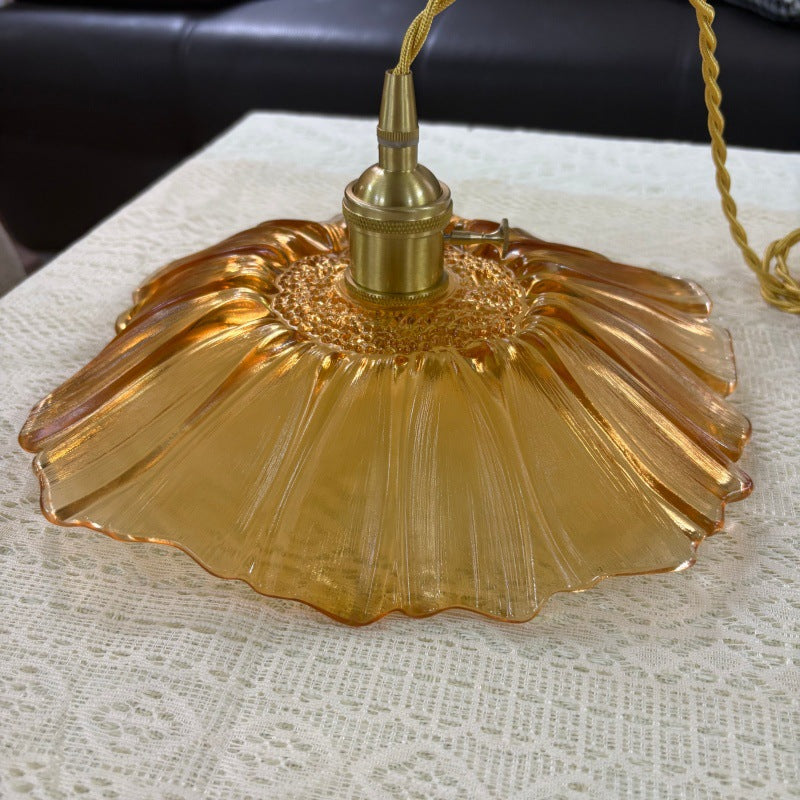Elegant Shell-Shaped Pendant Light Fixture