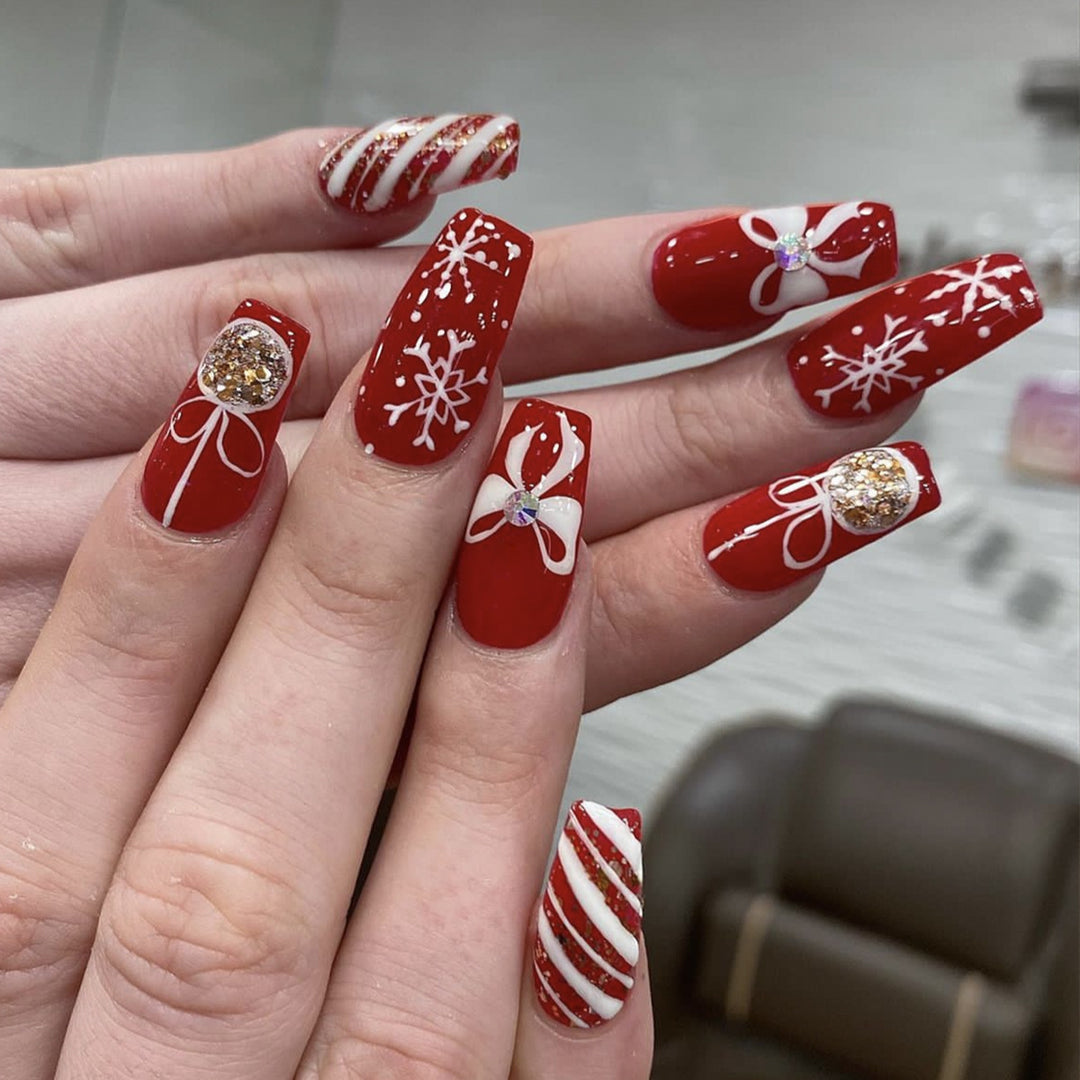 Festive Holiday-Themed Nail Art Set Stornfield