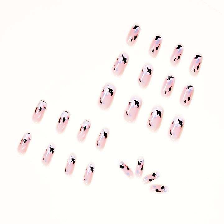 Artificial nail art with modern color pattern Stornfield
