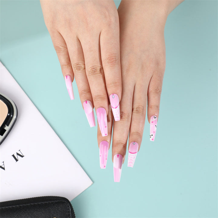 Artificial nails in a modern and elegant design Stornfield
