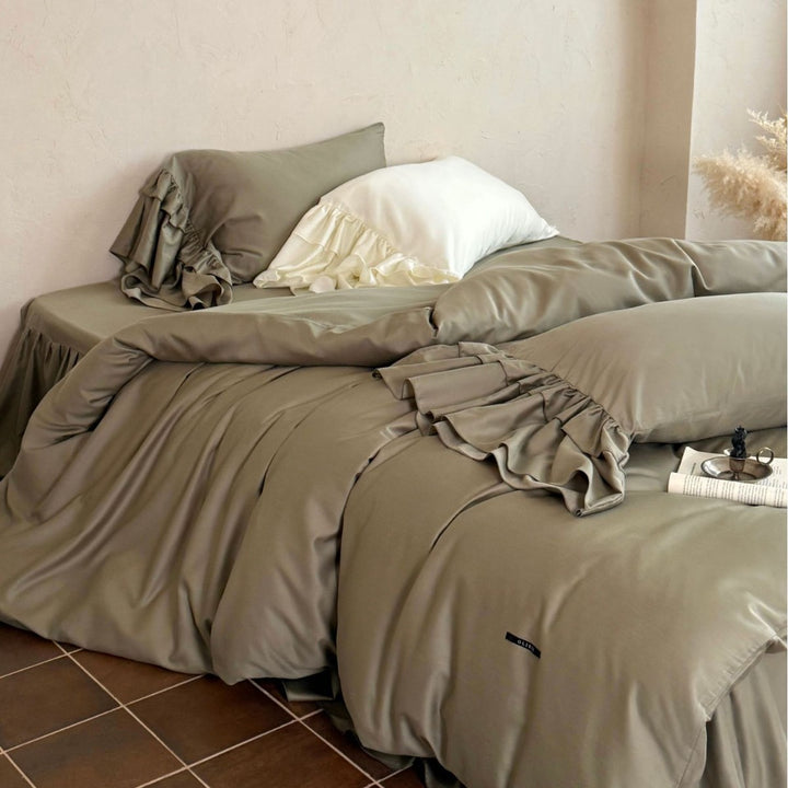 Ruffled-Edge Sateen Duvet Cover Set with Skirted Bedskirt & Decorative Pillow Shams
