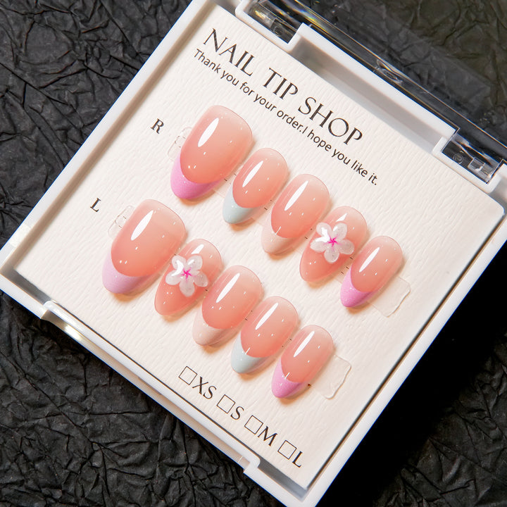 Elegant Floral Design Press-On Nail Set