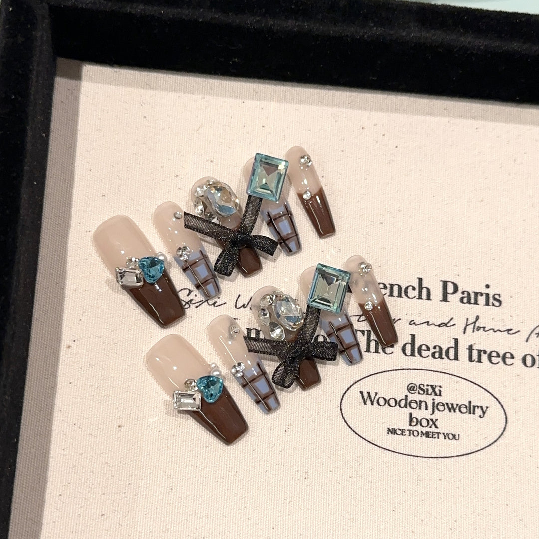 Artistic Decorative Press-On Nail Set