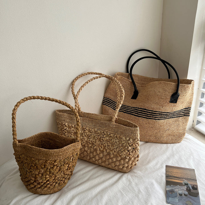 Handmade straw bag with fashionable striped pattern Stornfield