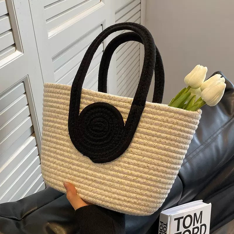 Trendy Handbag Made of Braided Natural Material Stornfield