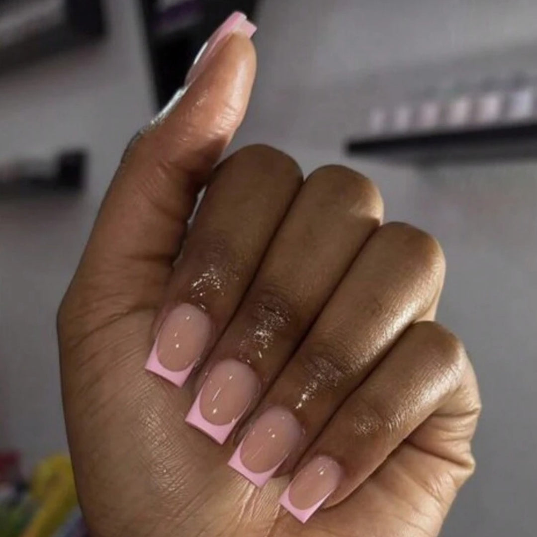 Artificial nail set with modern French tips and elegant shine Stornfield