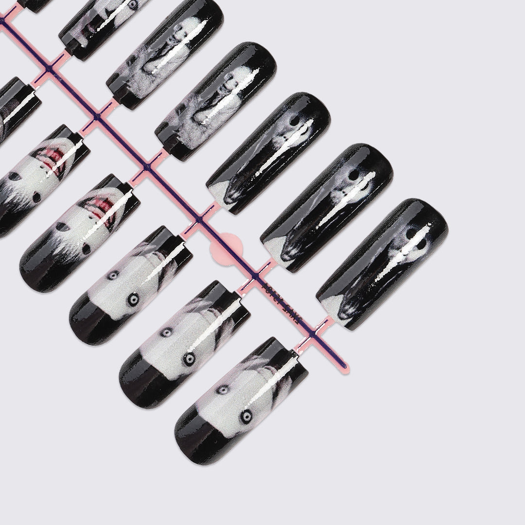 Creative nail art set with spooky design motifs Stornfield