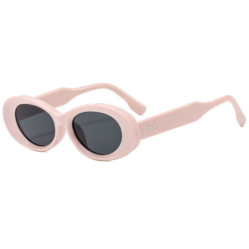 Women Retro-inspired Sunglasses in elegant oval design Stornfield