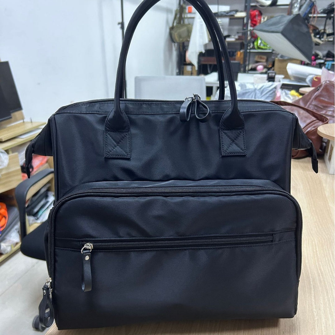 Elegant Weekender Bag with Multiple Compartments Stornfield