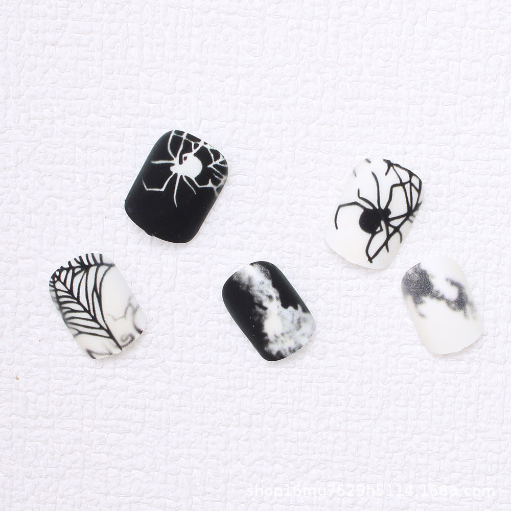 Spooky Spider-Themed Press-On Nails Stornfield