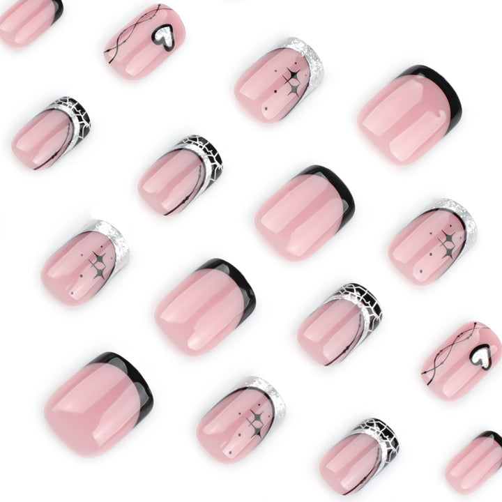 Artificial nail art with glamorous design Stornfield
