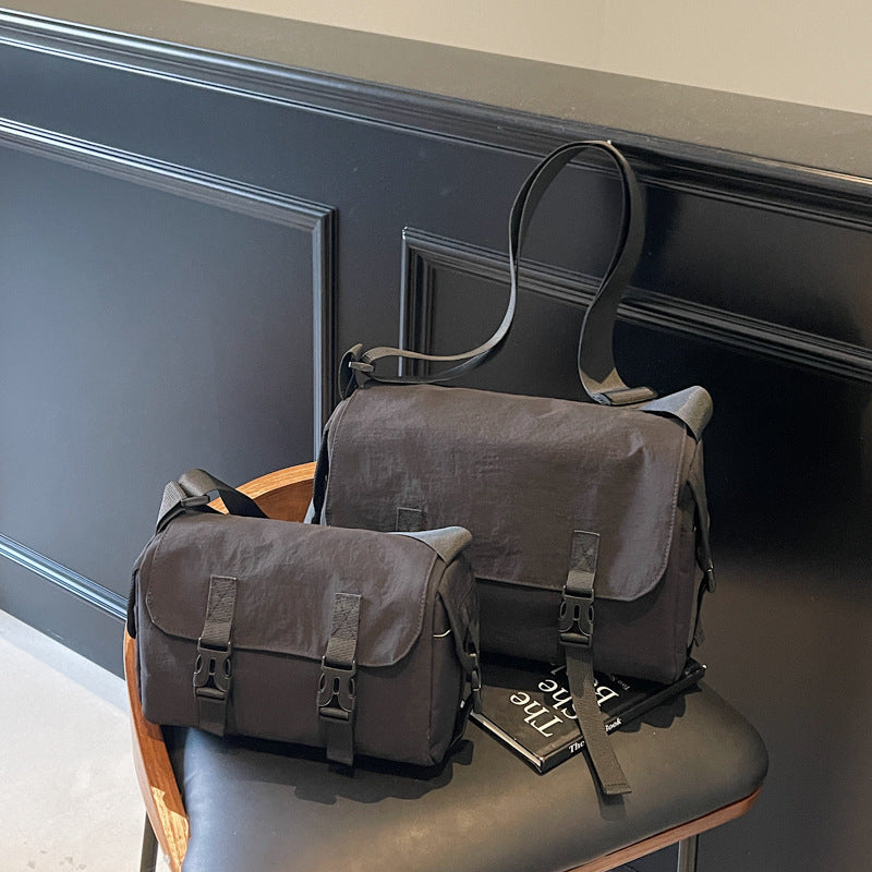 Modular shoulder bag with unique fastening system Stornfield