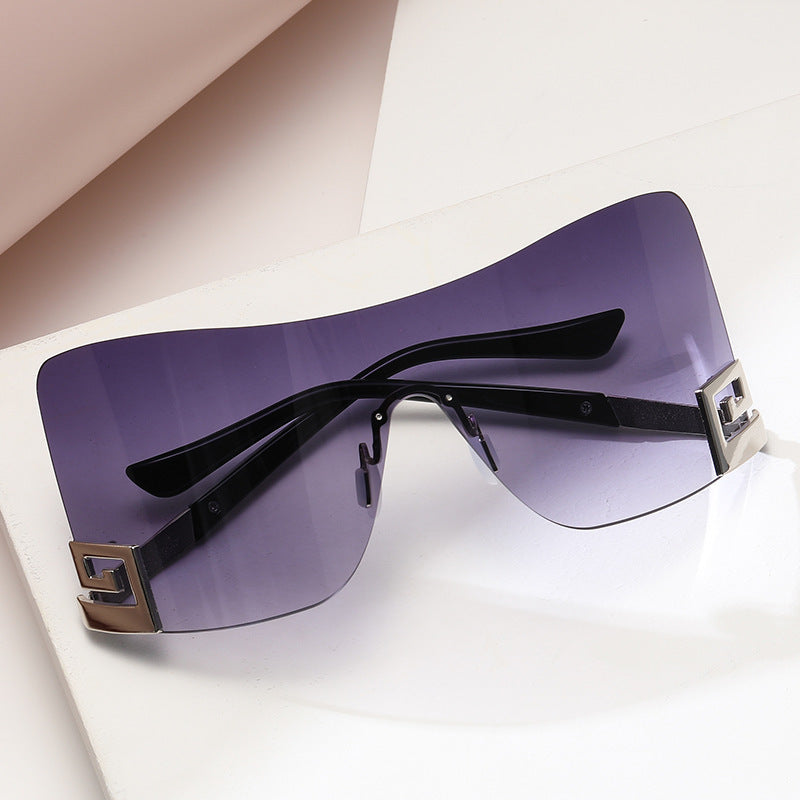 Women's Oversized Shield Sunglasses with Extravagant Design Stornfield