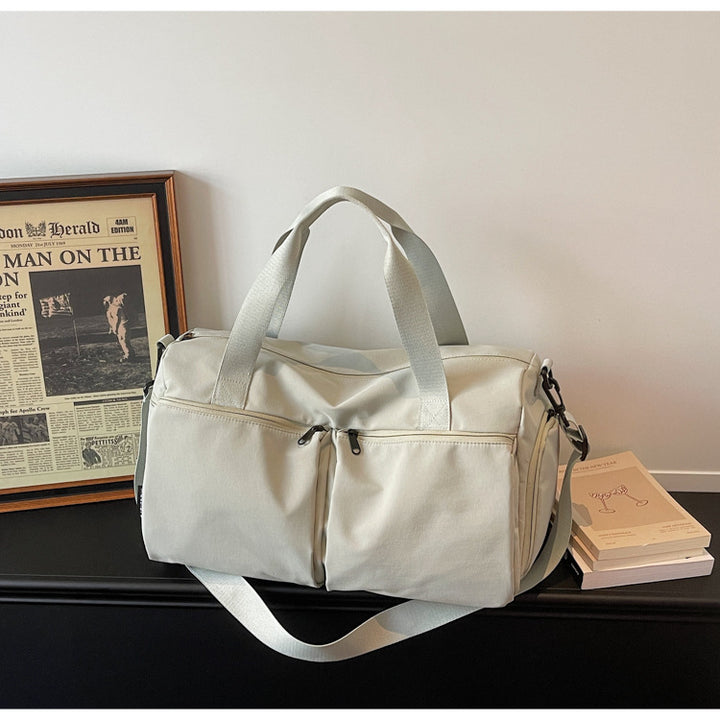 Sporty travel bag with expandable compartments Stornfield