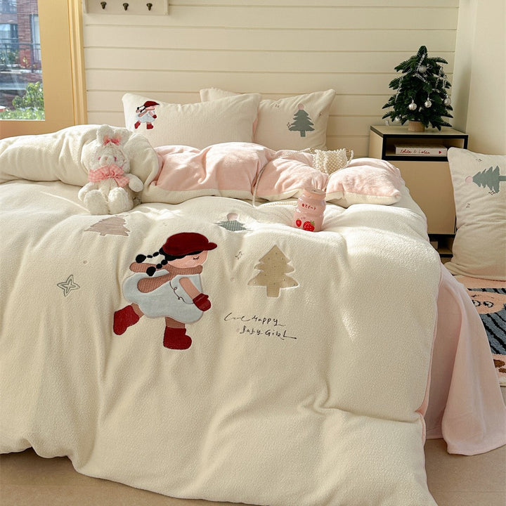 Children's bedding set with cozy fleece surface, embroidered figures and pillowcases