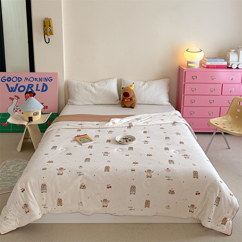 Quilted children's comforter with cute animal print and light microfiber filling