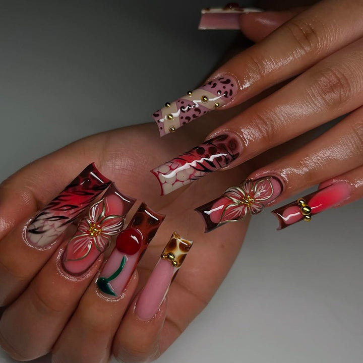 Artificial nails with luxurious flower and animal design Stornfield