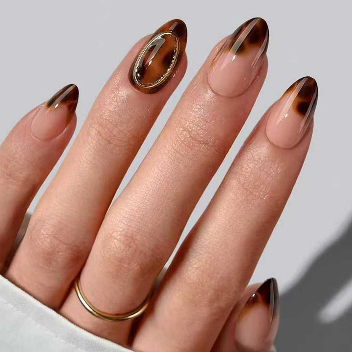Shiny Artificial Nails in Elegant Teardrop Design Stornfield