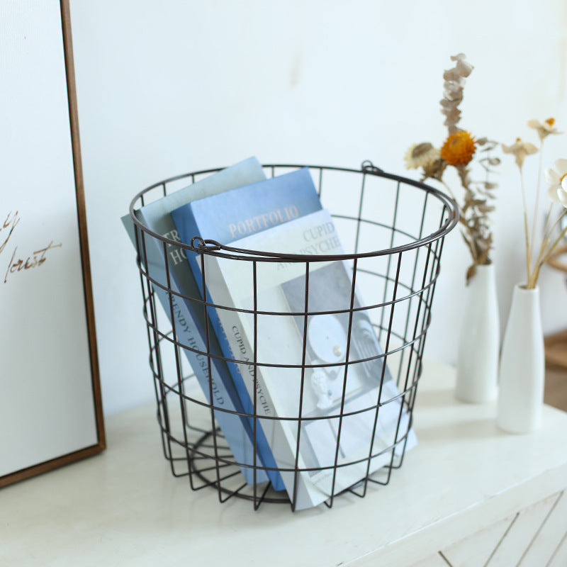 Unisex wire basket with ergonomic carrying lid Stornfield