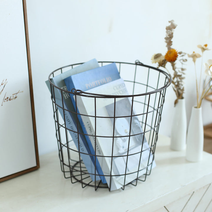 Unisex wire basket with ergonomic carrying lid Stornfield