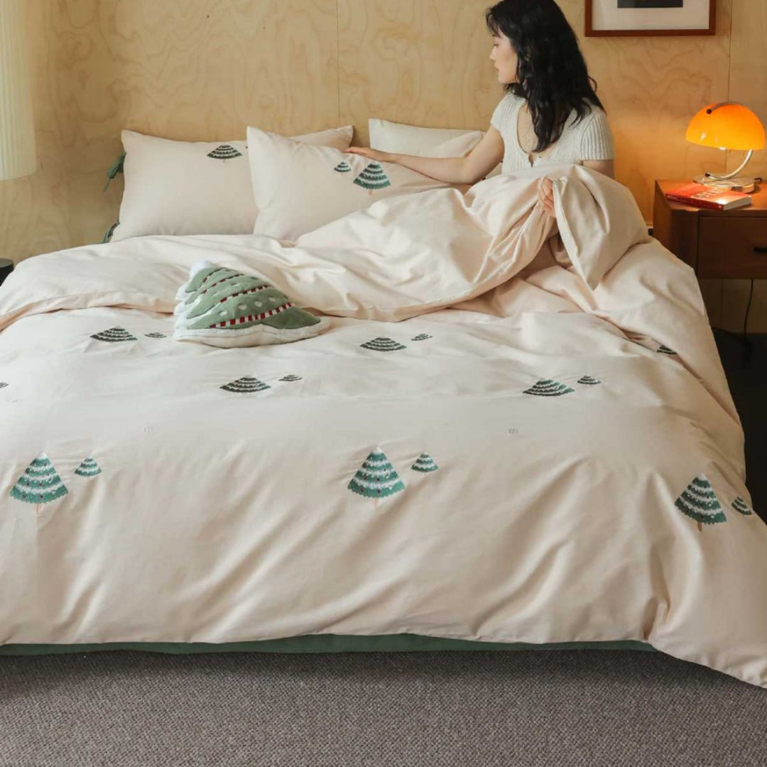 Plaid Puppy Embroidered Duvet Cover Set with Plush Appliqué & Pillow Shams