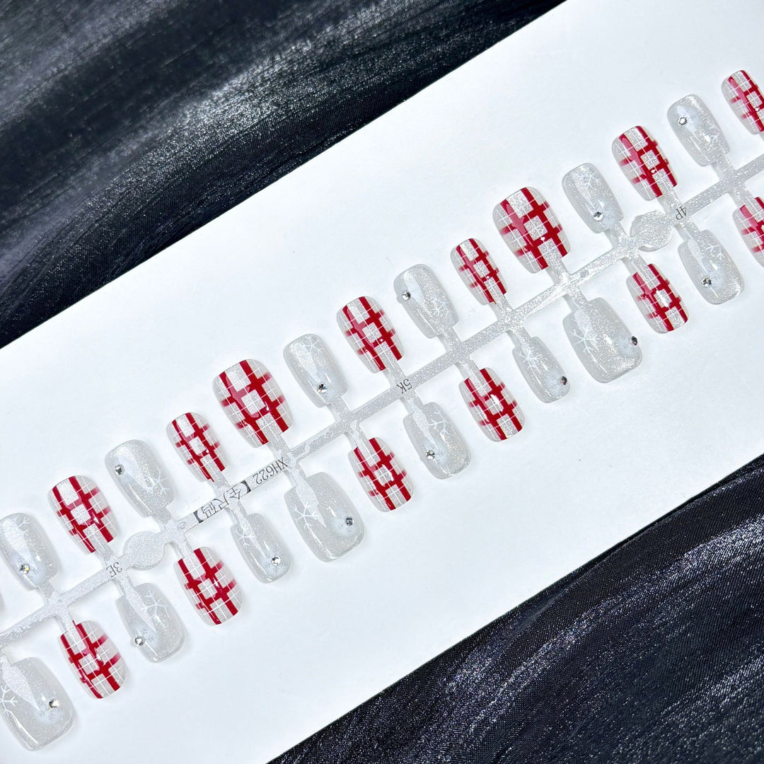 Plaid Pattern Press-On Nail Art Set