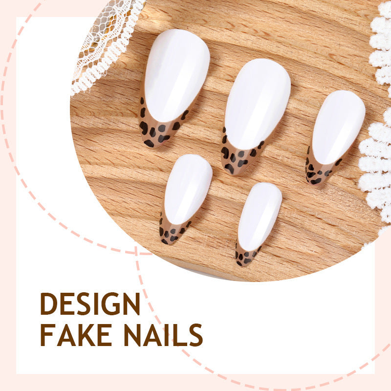 Artificial nail set with elegant design elements Stornfield