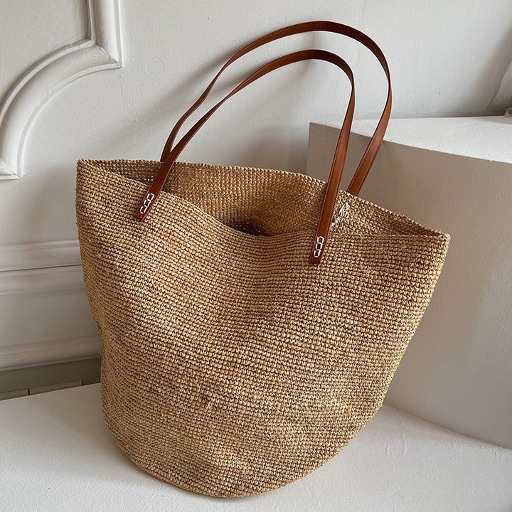 Handcrafted Leisure Bag Made of Woven Straw Stornfield