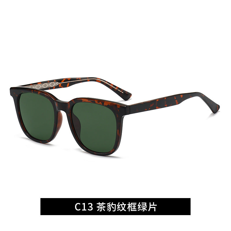 Ladies fashionable sunglasses in modern rectangular style Stornfield