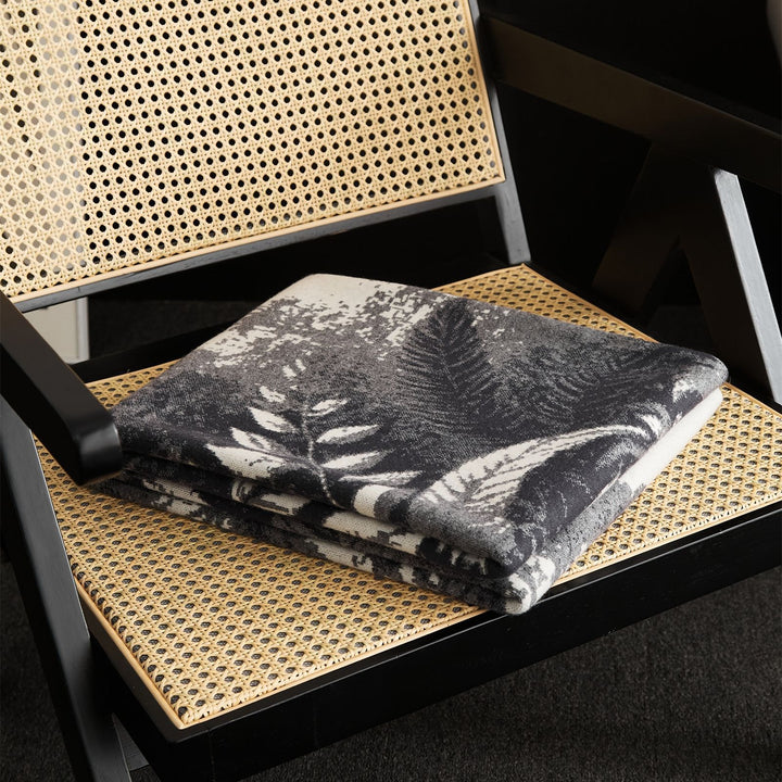 Luxury Jacquard Cotton Throw Blanket with Botanical Pattern