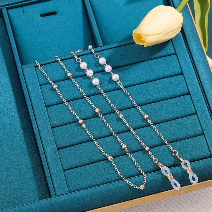 Elegant Pearl Eyewear Holder Chain Stornfield