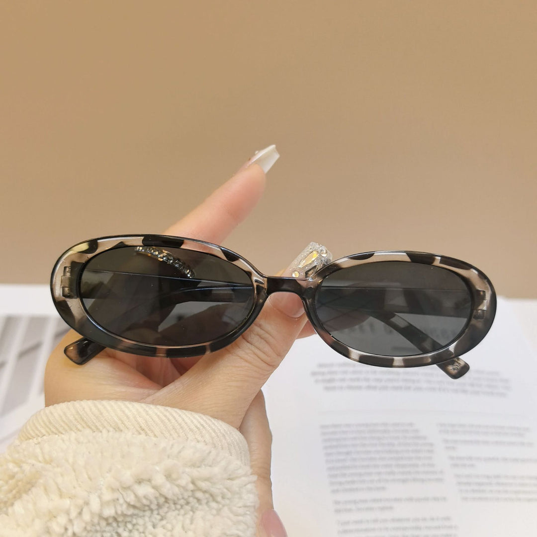 Chic Vintage Oval Sunglasses Stornfield
