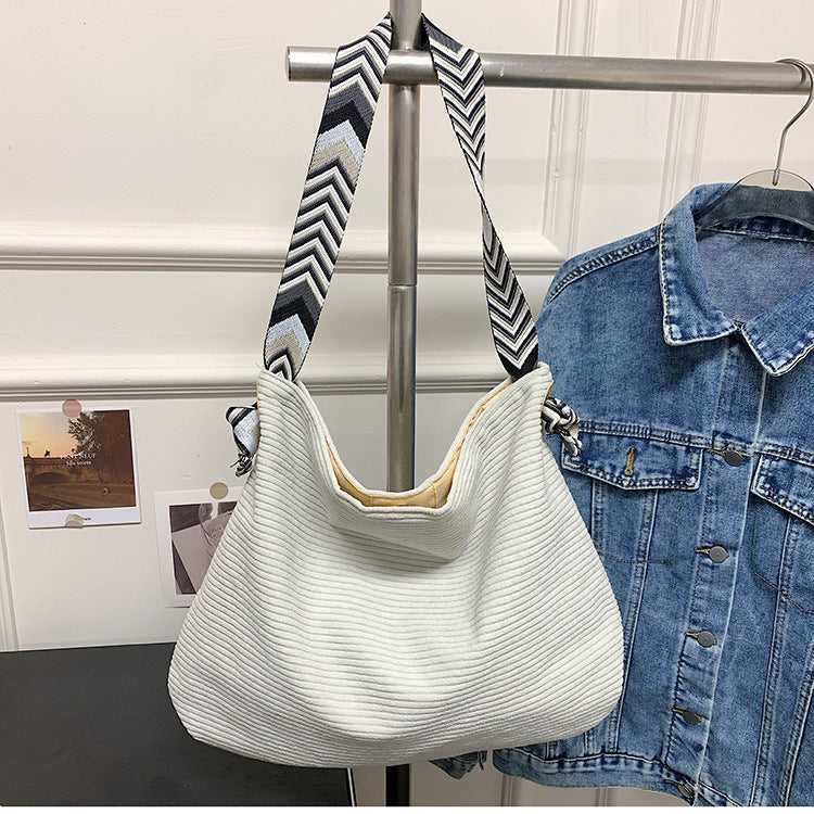 Casual shopper bag with fashionable shoulder strap Stornfield