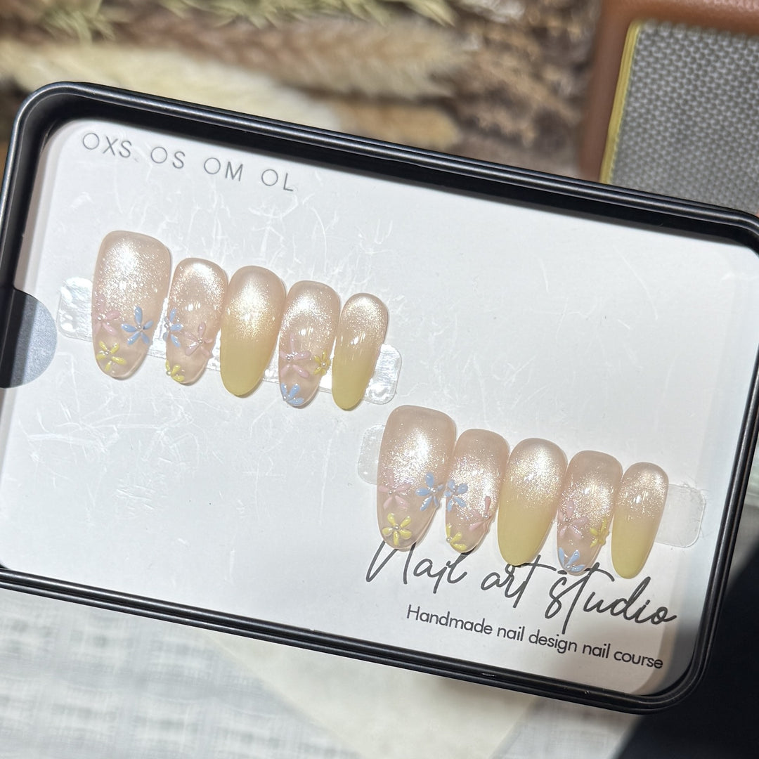 Stylish Press-On Nail Set with Floral Design Stornfield