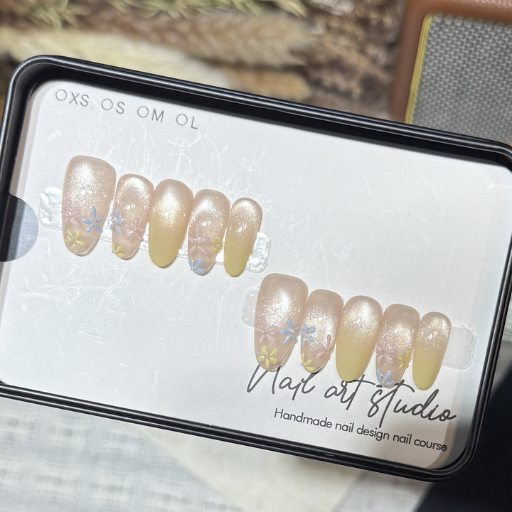 Stylish Press-On Nail Set with Floral Design Stornfield