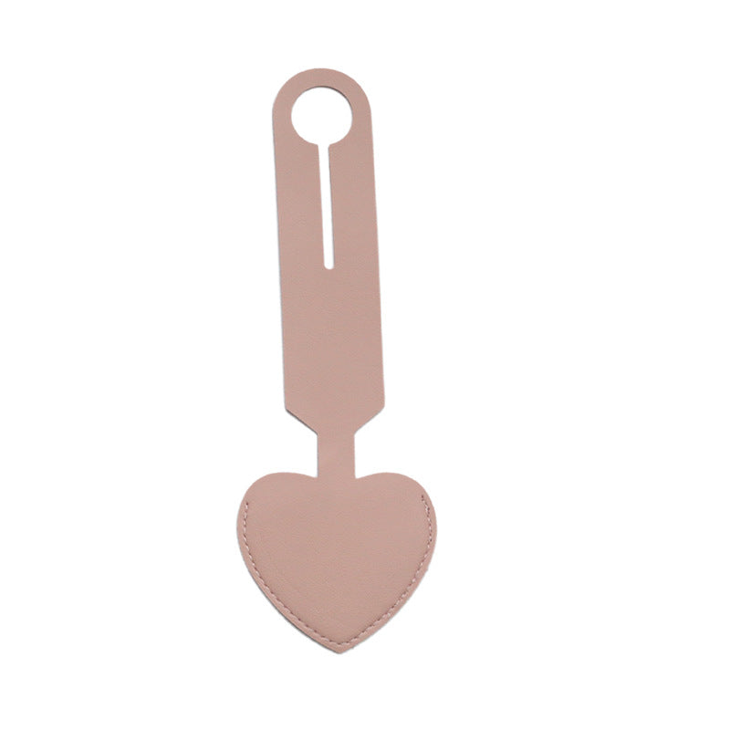 heart-shaped leather luggage tag with adjustable loop Stornfield