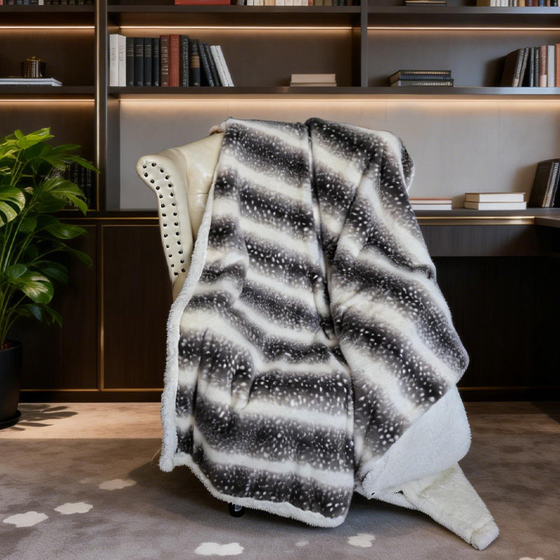 Women Cozy Dog Blanket with Soft Fleece and Modern Design Stornfield