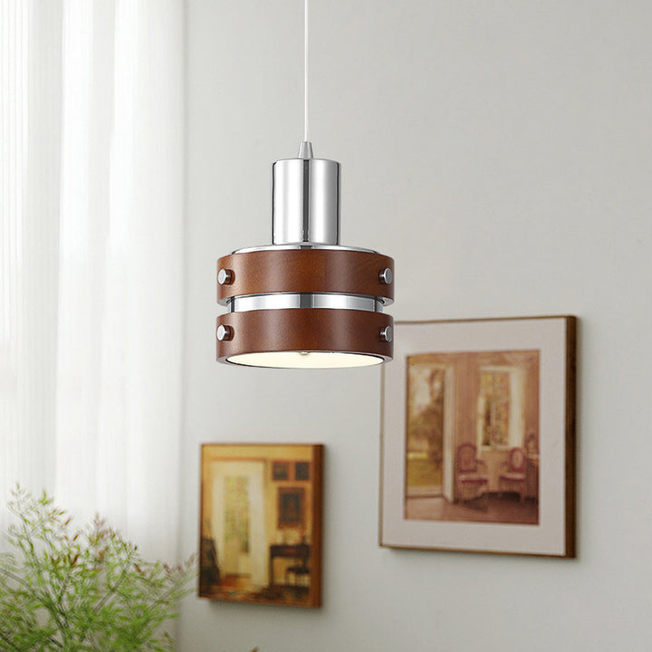 Vintage-Inspired Leather Pendant Light