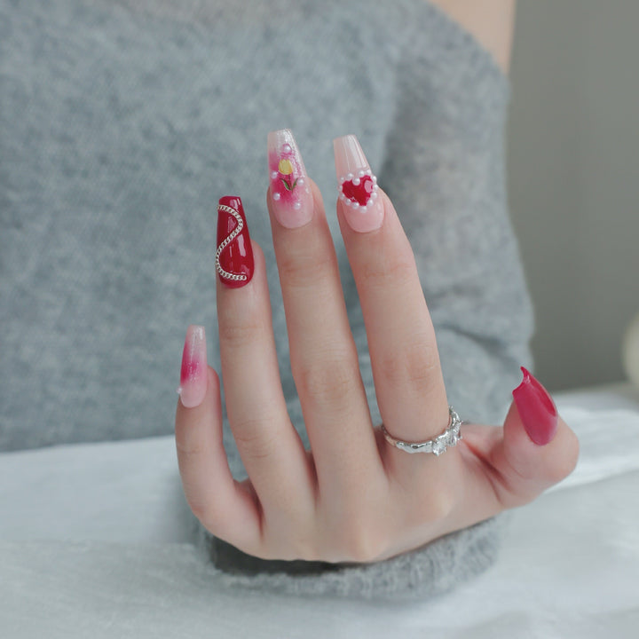Decorative Press-On Nail Art Set with Glamorous Design