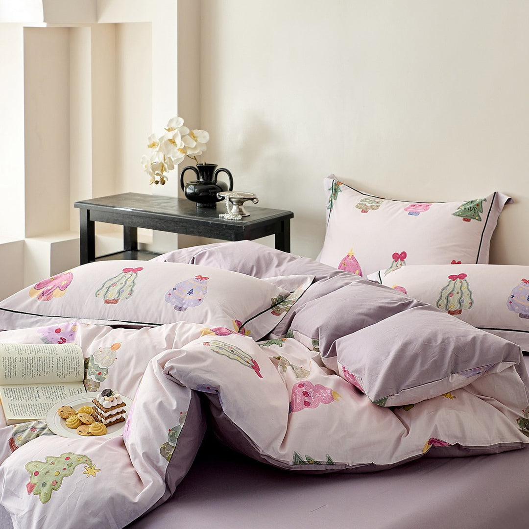 Reversible cotton satin bedding with delicate watercolor floral print and satin edge
