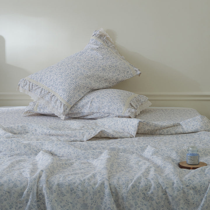 Quilted Floral Cotton Bedspread Set with Eyelet Lace Ruffled Pillowcase