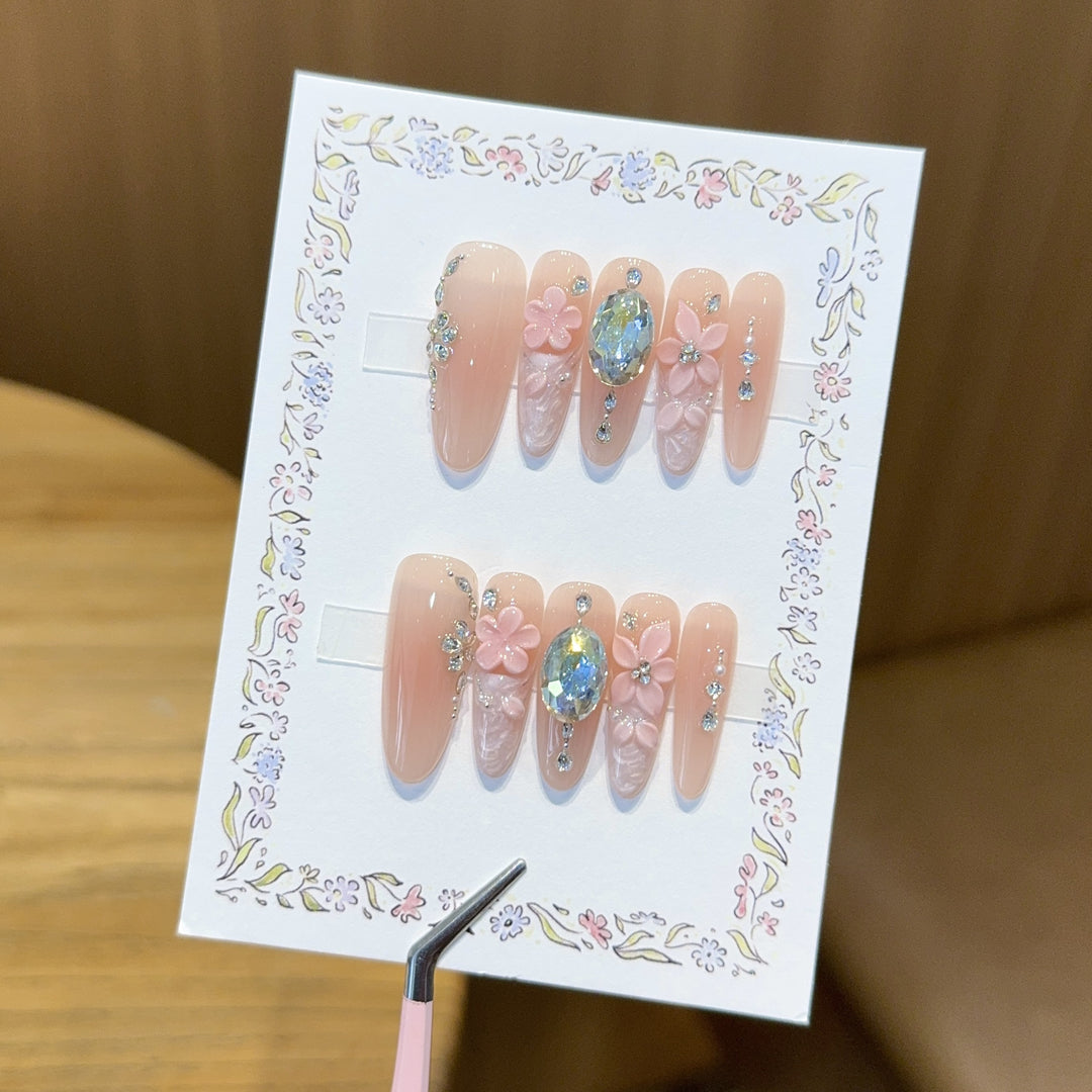 Artificial artificial nails with floral decorations and glitter details Stornfield
