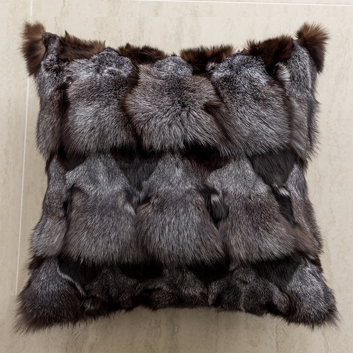 Luxurious cushion with panther design