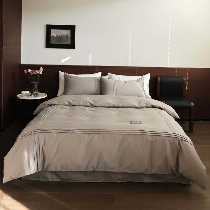 High-quality cotton bedding set with quilted seam