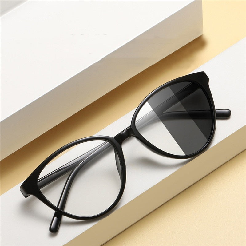 Women's trendy light-sensitive cat-eye glasses Stornfield