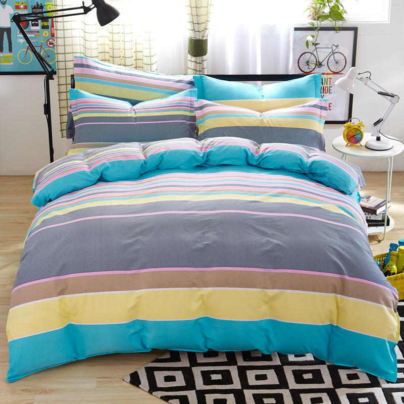 Playful Bear Checkered Comforter Set